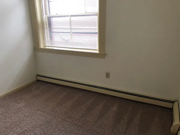 $1,725 | 521 Pine Street, Unit 205, Manchester, NH 03104