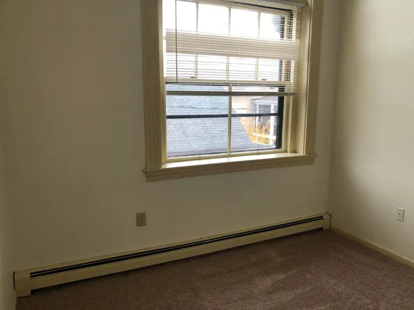 $1,725 | 521 Pine Street, Unit 205, Manchester, NH 03104