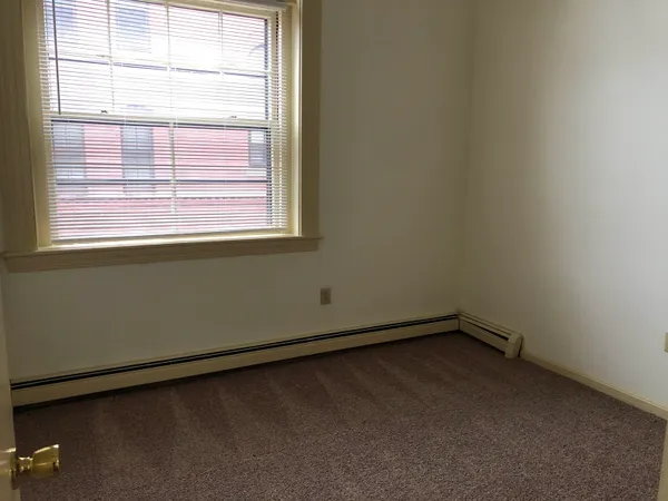 $1,725 | 521 Pine Street, Unit 205, Manchester, NH 03104