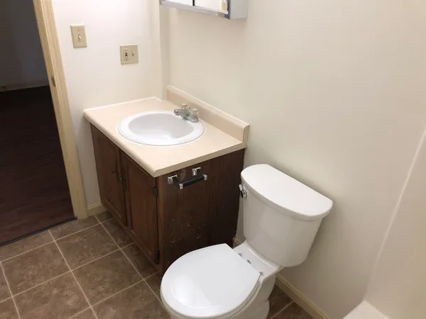 $1,725 | 521 Pine Street, Unit 205, Manchester, NH 03104