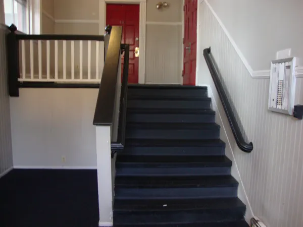 $1,725 | 521 Pine Street, Unit 205, Manchester, NH 03104