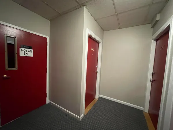 $1,725 | 521 Pine Street, Unit 205, Manchester, NH 03104