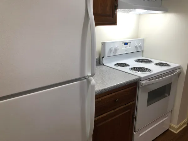 $1,725 | 521 Pine Street, Unit 205, Manchester, NH 03104