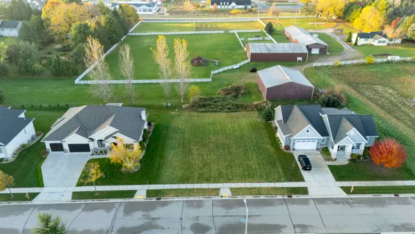 $349,900 | 10013 Shadow Ridge Trail, Middleton, WI 53562
