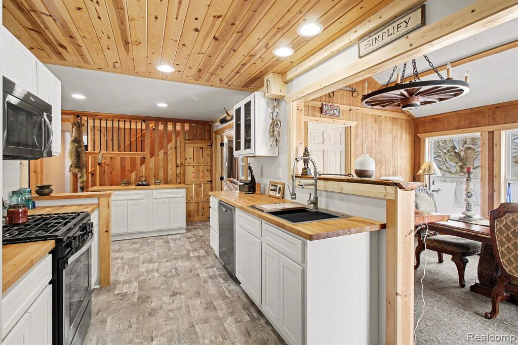9631 Byron Road Howell, MI 48855 - Photo 15 of 50 Gallery Image 15