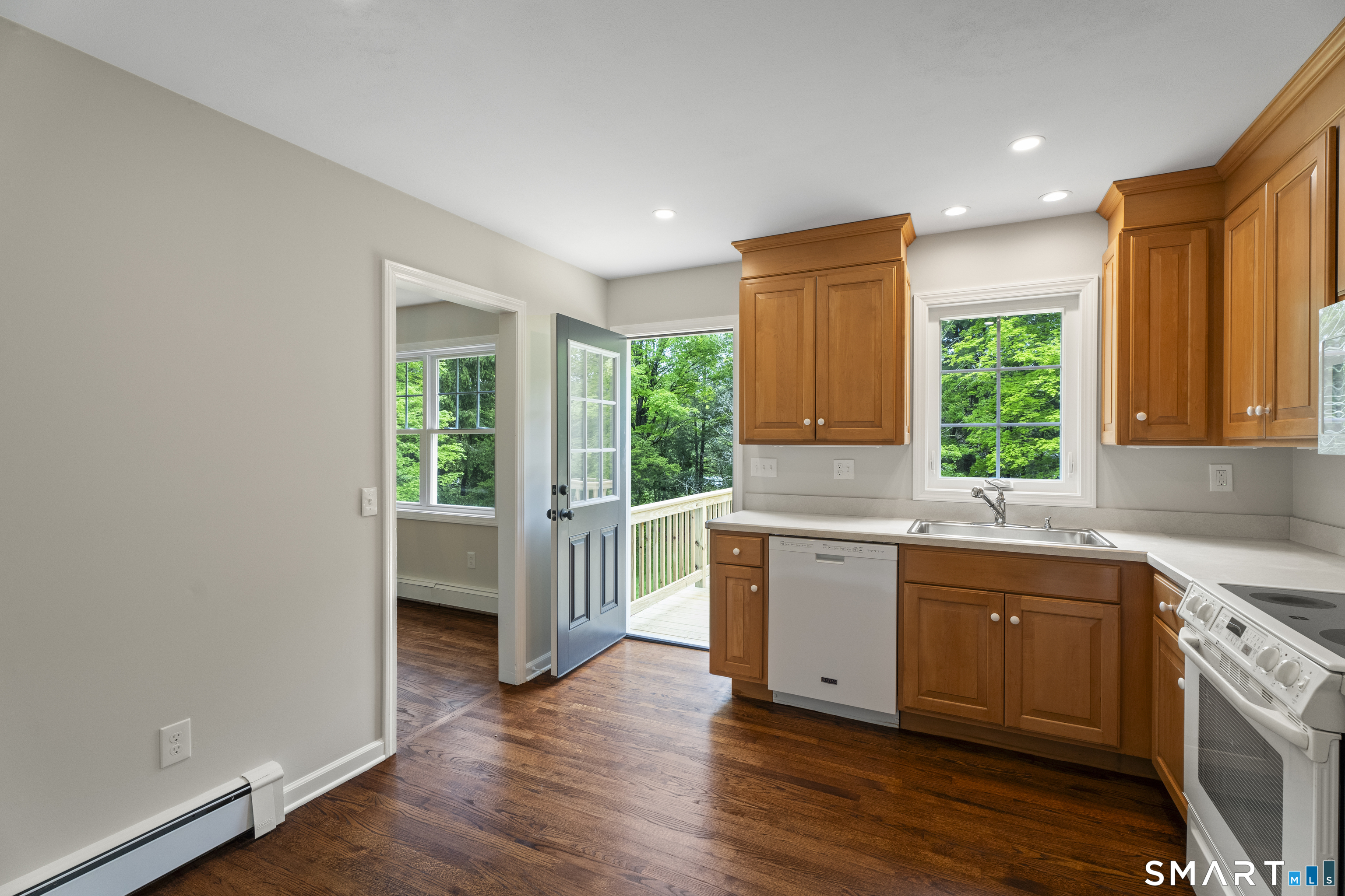 831 Nut Plains Road Guilford, CT 06437 - Photo 5 of 30