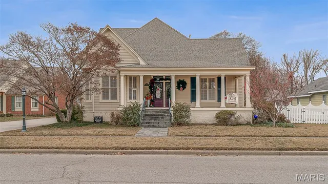 $290,000 | 706 Carleton Avenue, Caruthersville, MO 63830