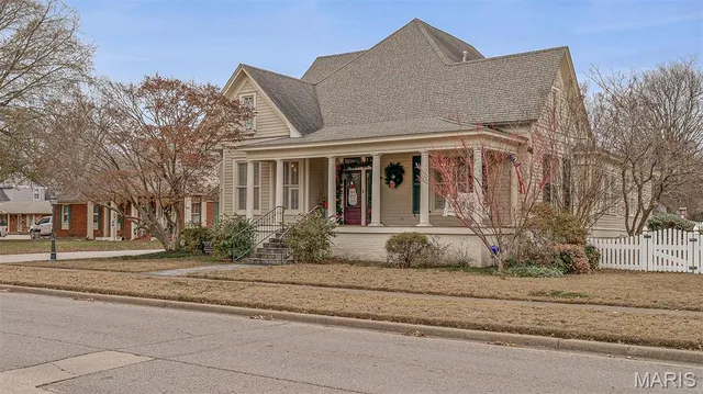 $290,000 | 706 Carleton Avenue, Caruthersville, MO 63830