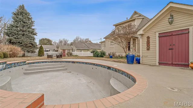 $290,000 | 706 Carleton Avenue, Caruthersville, MO 63830