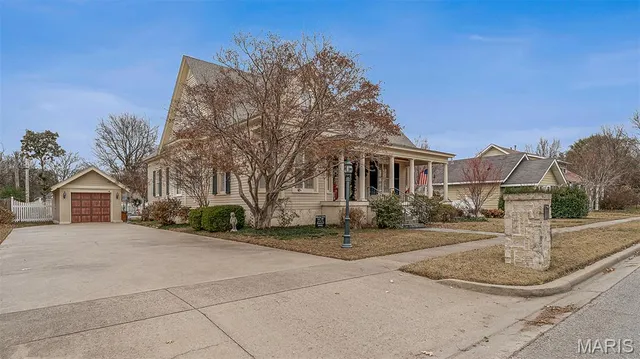 $290,000 | 706 Carleton Avenue, Caruthersville, MO 63830