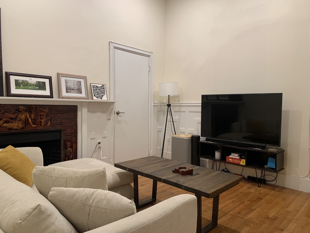 468 Commonwealth Avenue, Unit 2 Boston, MA 02215 - Photo 2 of 7