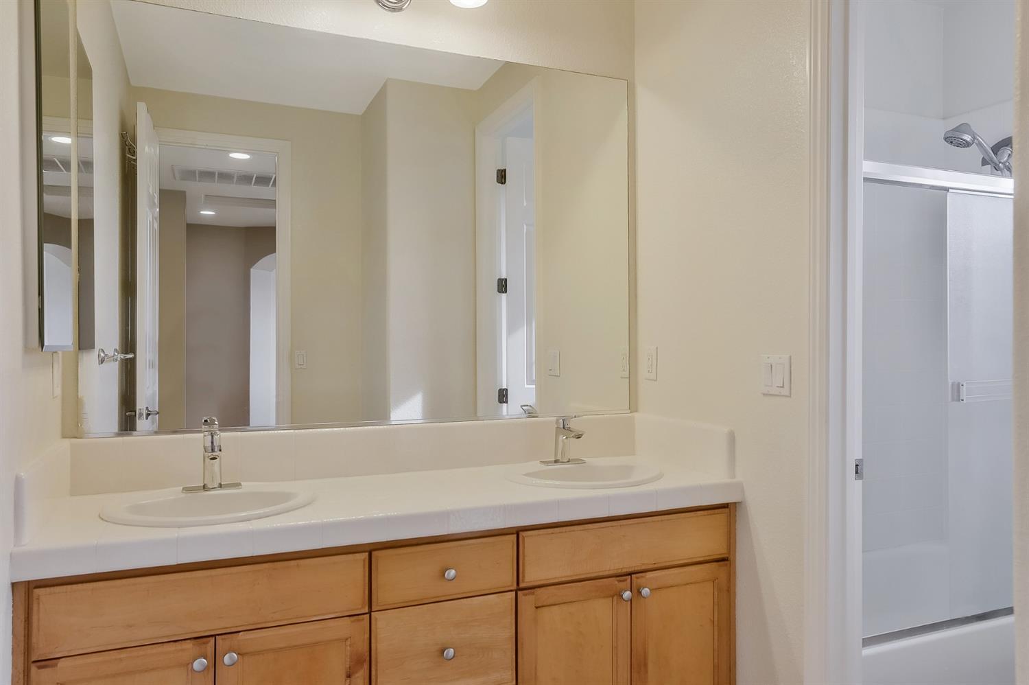 379 John Kamps Way Ripon, CA 95366 - Photo 14 of 33