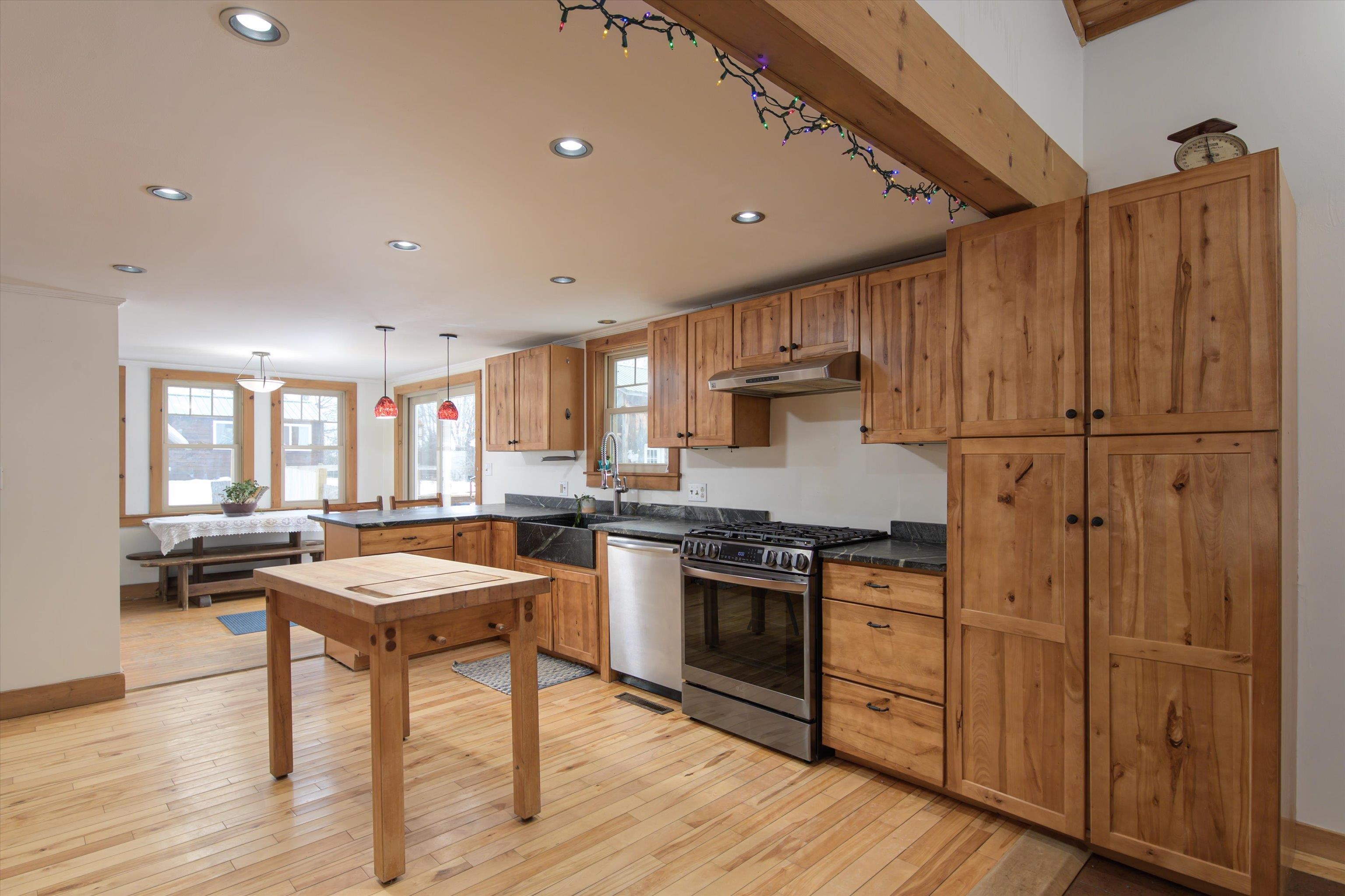 187 Lacross Road Springfield, VT 05156 - Photo 8 of 30