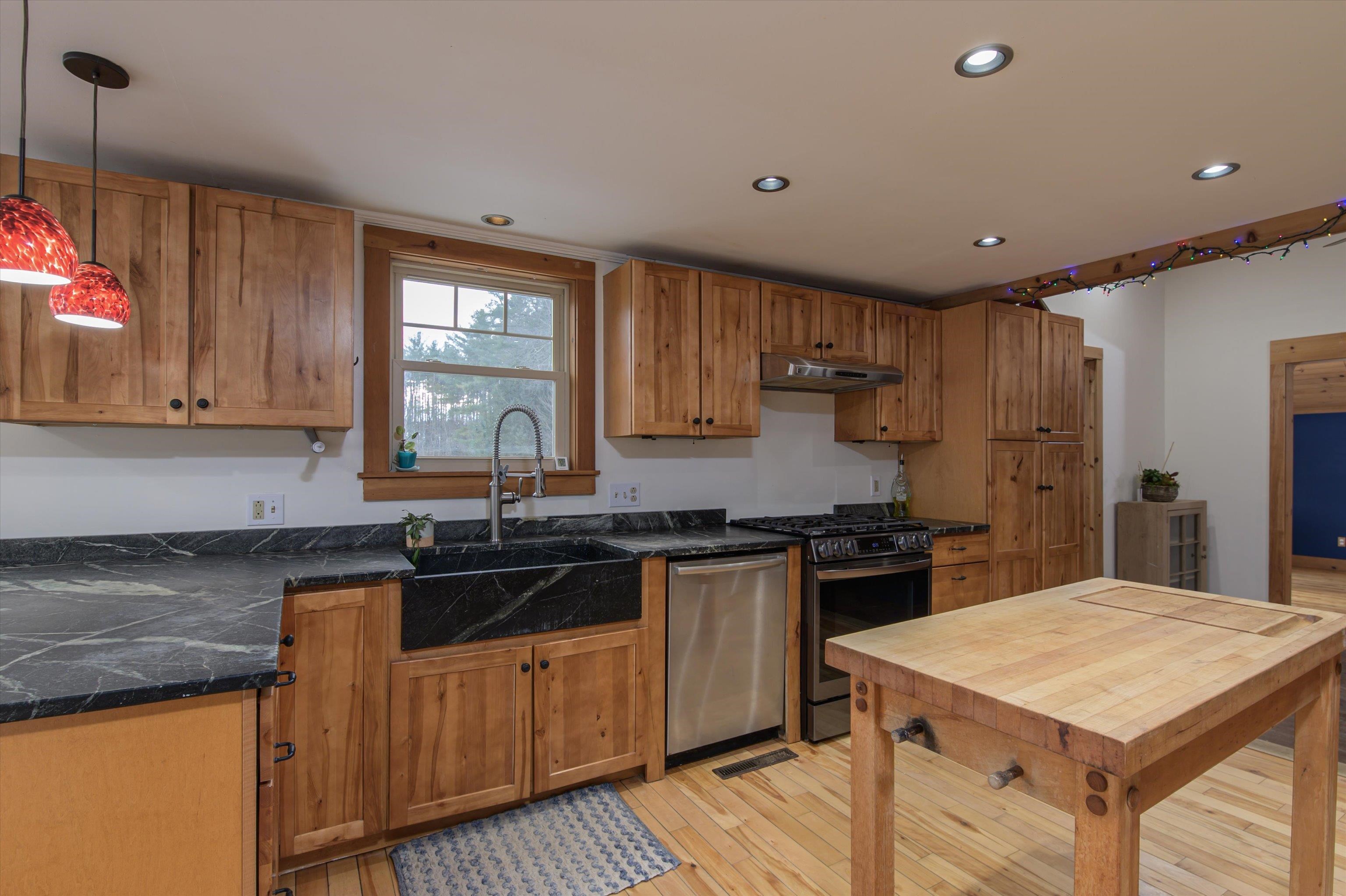 187 Lacross Road Springfield, VT 05156 - Photo 10 of 30