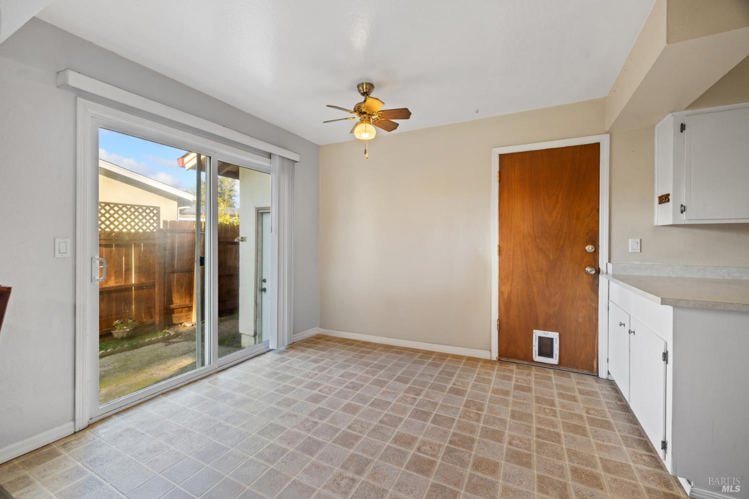 2825 Seneca Lane Santa Rosa, CA 95403 - Photo 15 of 43 Nice size eat in Kitchen area with dual paned slider out to the back and side yards.