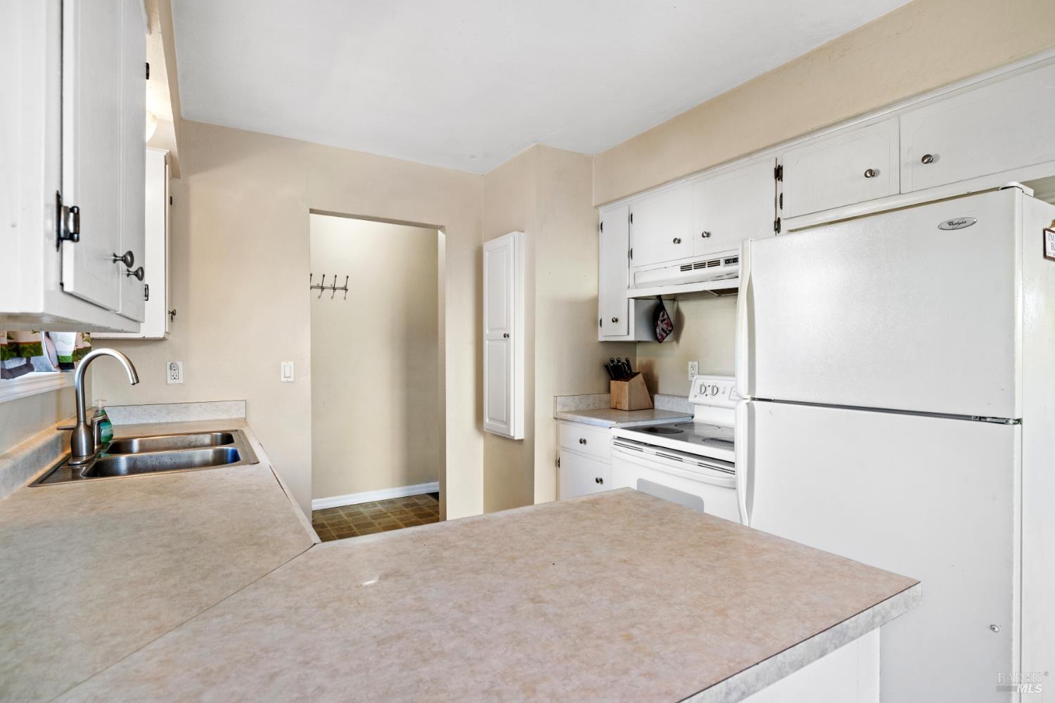 2825 Seneca Lane Santa Rosa, CA 95403 - Photo 17 of 43