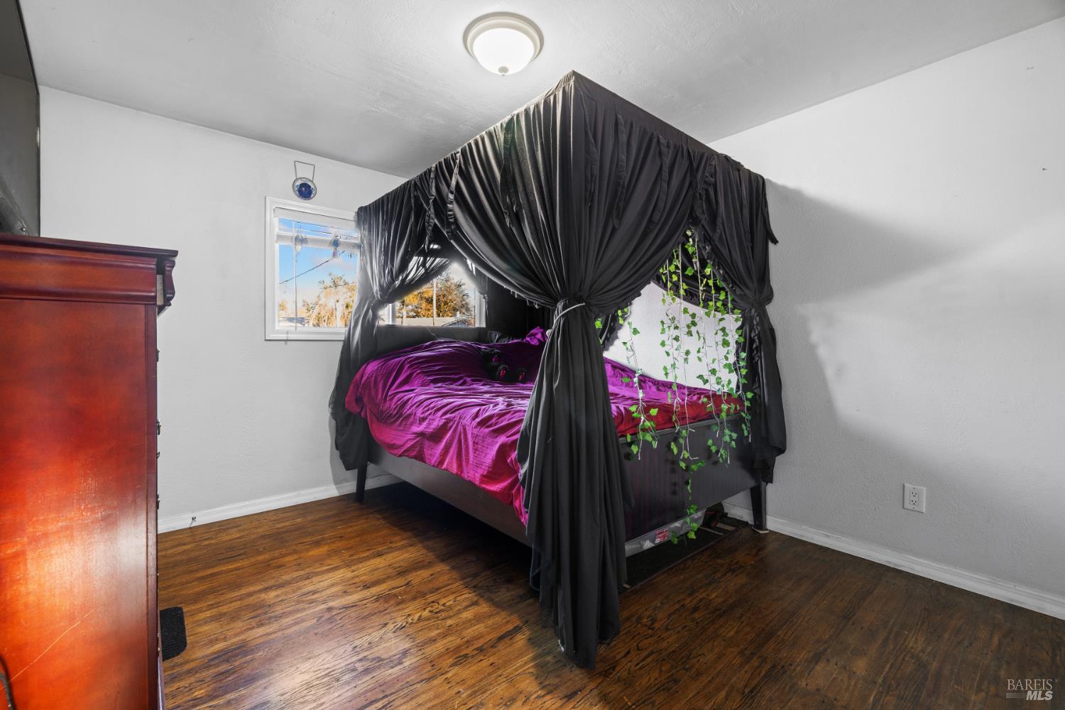 2825 Seneca Lane Santa Rosa, CA 95403 - Photo 26 of 43 The primary bedroom is a little larger and has its own updated bath.