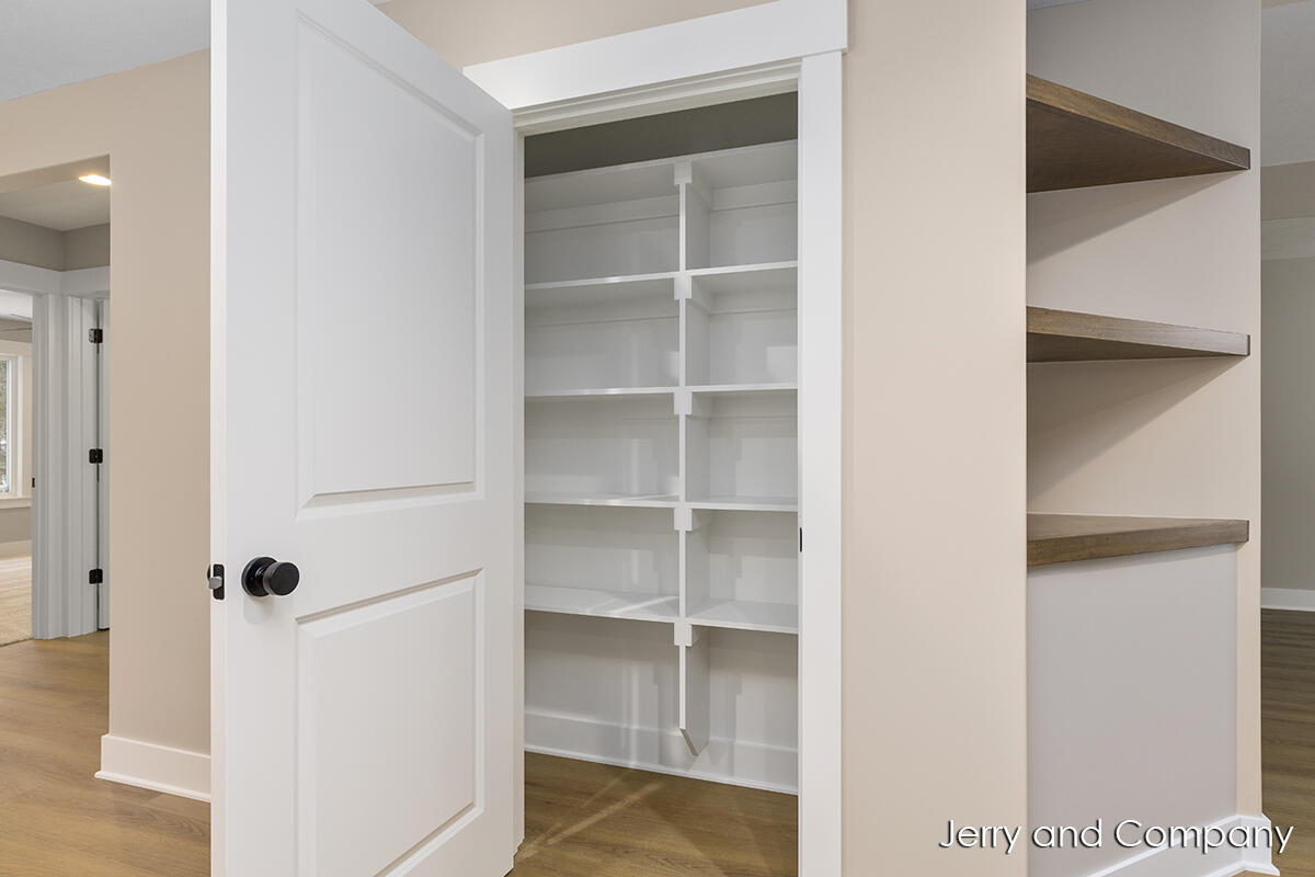 907 Apple Ridge Allegan, MI 49010 - Photo 11 of 38 IMG_1000 (36)