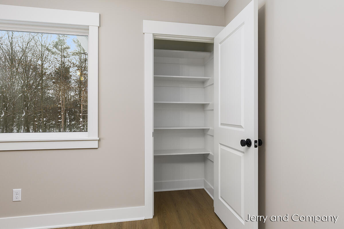 907 Apple Ridge Allegan, MI 49010 - Photo 15 of 38 IMG_1001 (13)