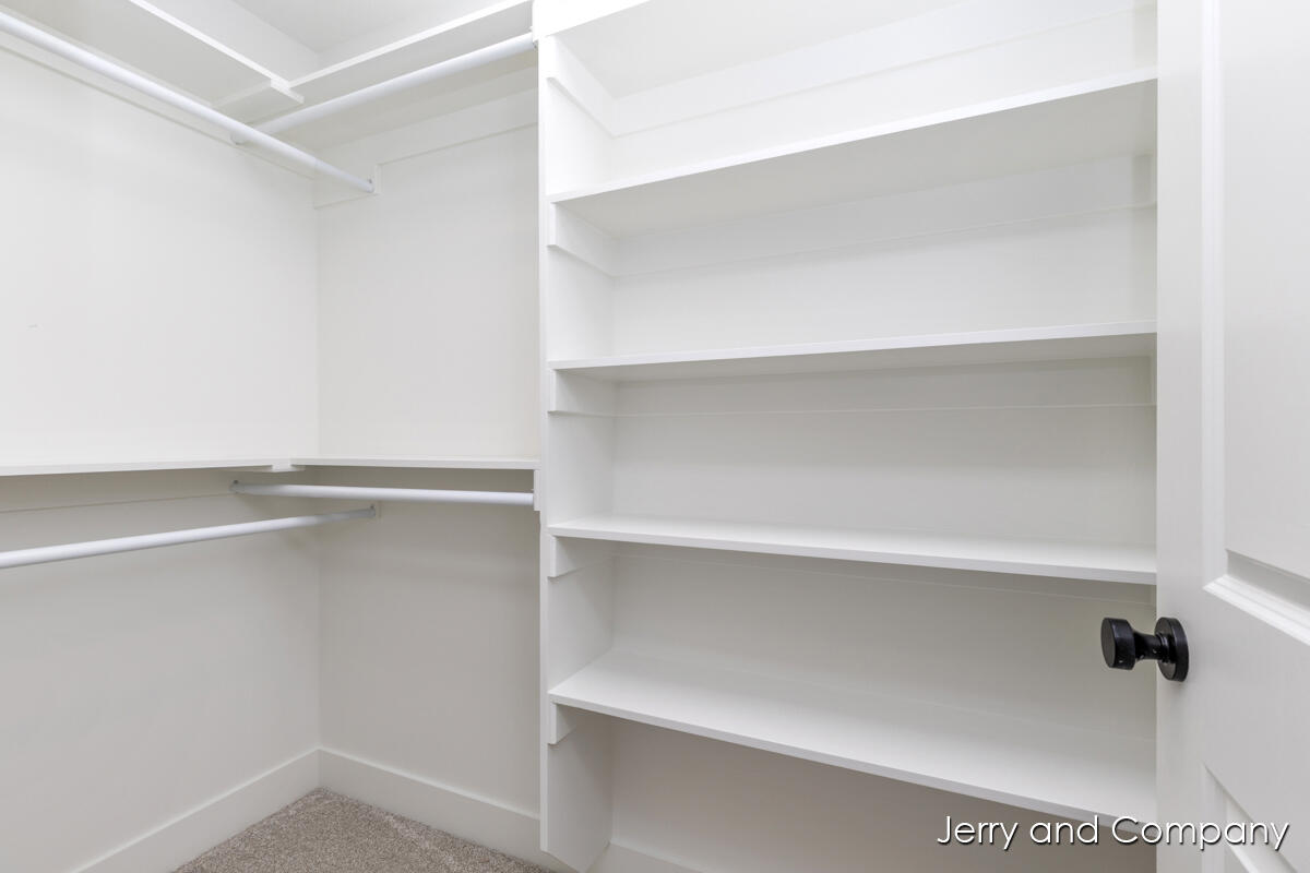 907 Apple Ridge Allegan, MI 49010 - Photo 17 of 38 IMG_1014