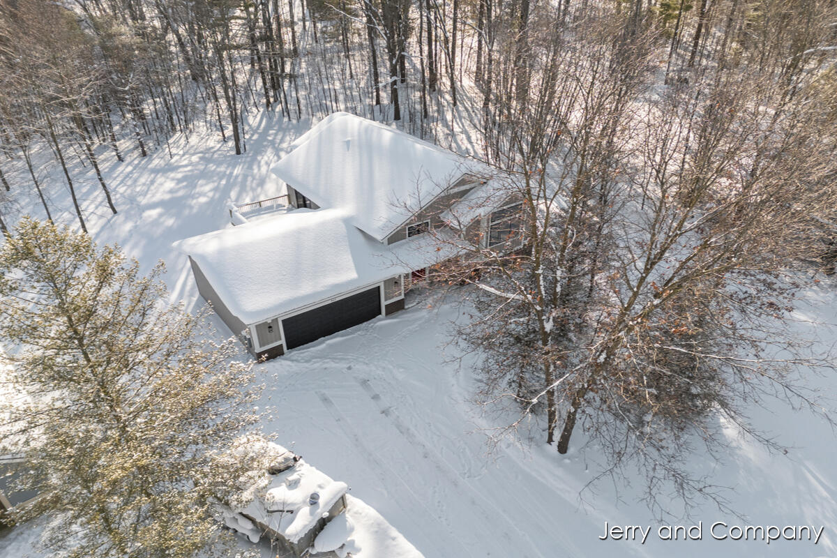 907 Apple Ridge Allegan, MI 49010 - Photo 23 of 38 IMG_1020