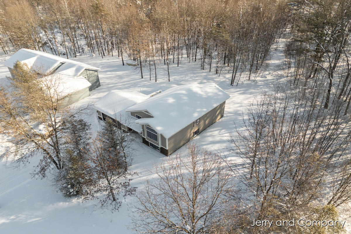 907 Apple Ridge Allegan, MI 49010 - Photo 25 of 38 IMG_1022