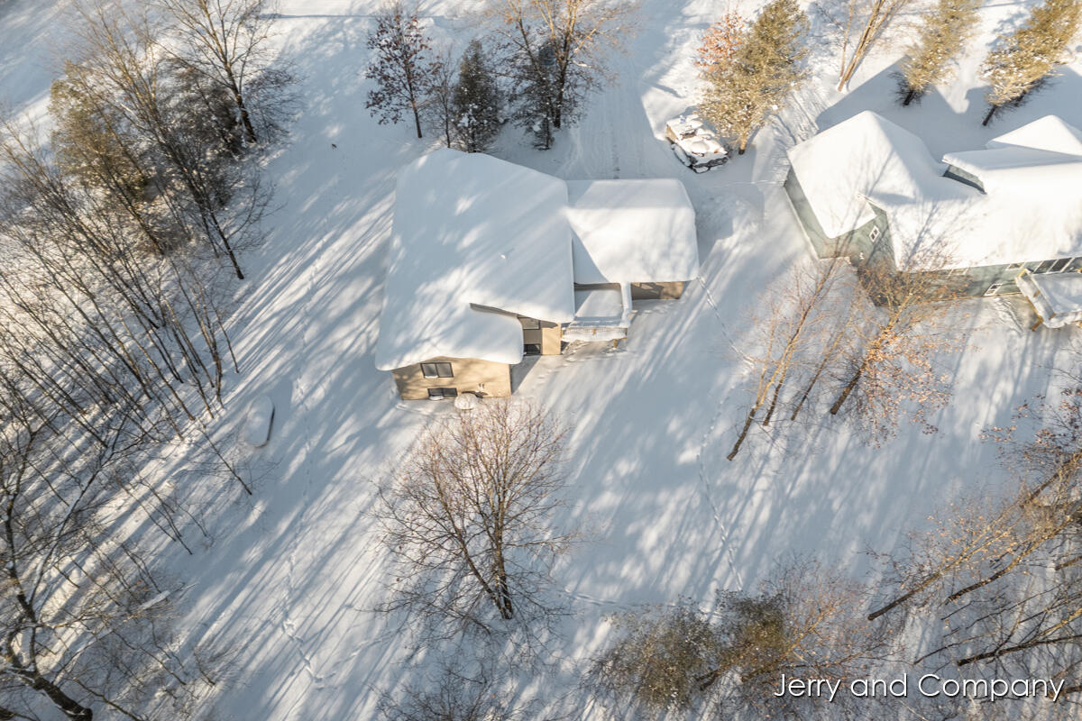 907 Apple Ridge Allegan, MI 49010 - Photo 30 of 38 IMG_1027