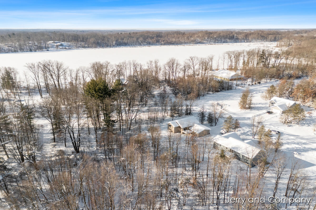 907 Apple Ridge Allegan, MI 49010 - Photo 32 of 38 IMG_1029