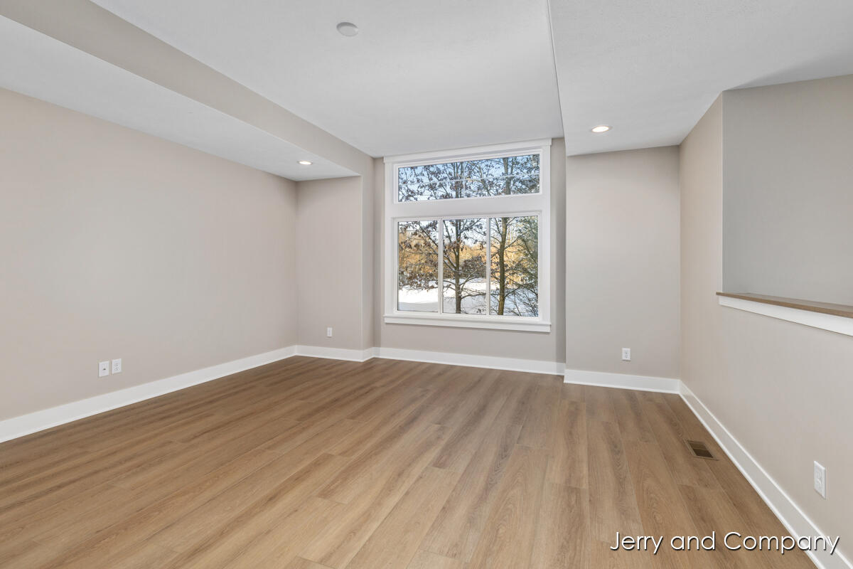 907 Apple Ridge Allegan, MI 49010 - Photo 5 of 38 IMG_1004