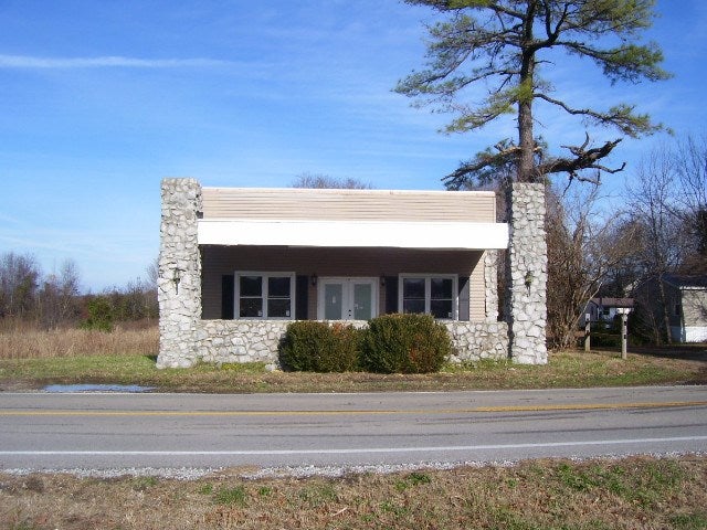 13066 Cemetery Road Bowling Green, KY 42103 - Photo 1 of 7 Gallery Image 1