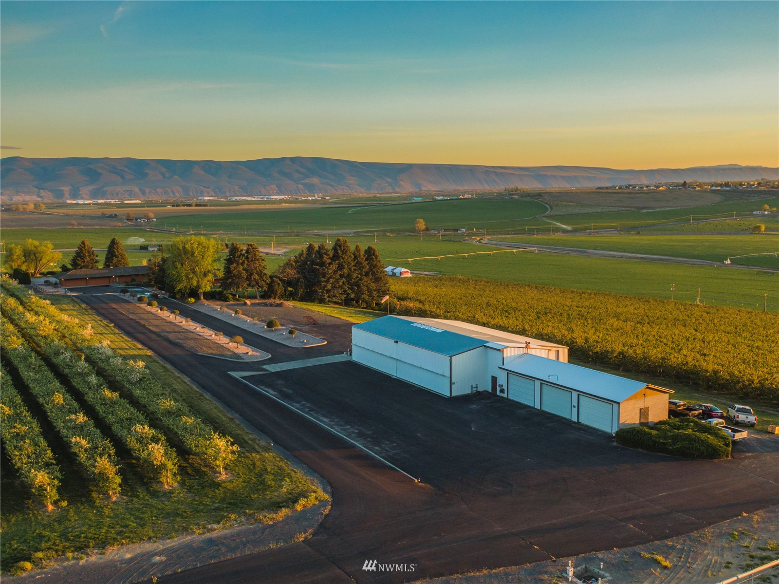 11549 Rd E Southwest Royal City, WA 99357 - Photo 3 of 30