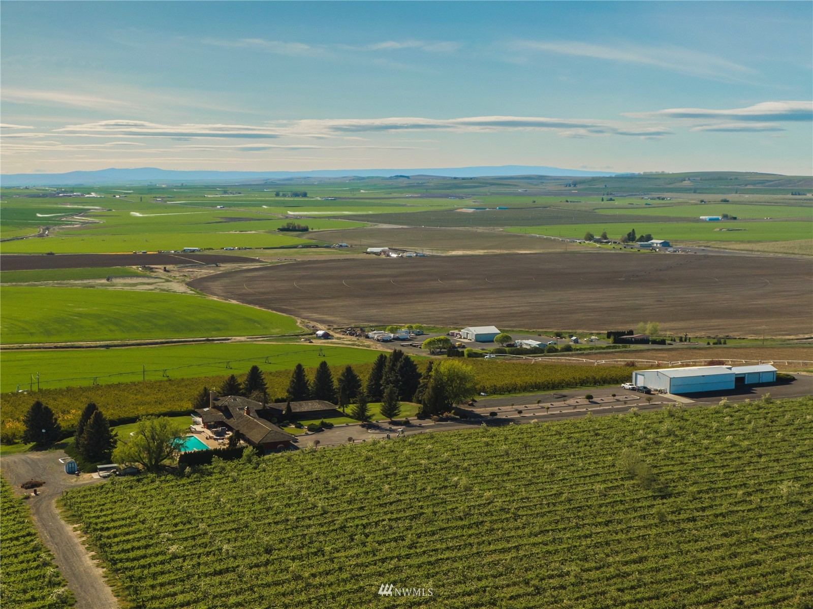 11549 Rd E Southwest Royal City, WA 99357 - Photo 5 of 30 a view of a water with an outdoor space