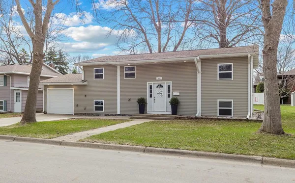$215,000 | 902 Birch Street, Marshall, MN 56258