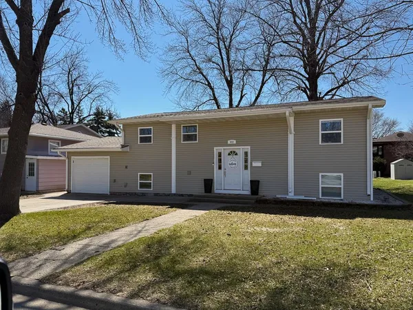 $215,000 | 902 Birch Street, Marshall, MN 56258