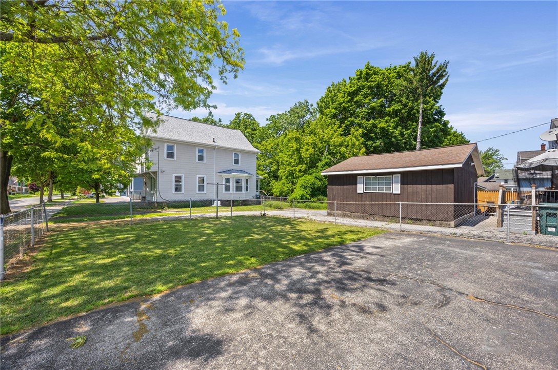 3989 Lake Avenue Rochester, NY 14612 - Photo 42 of 44