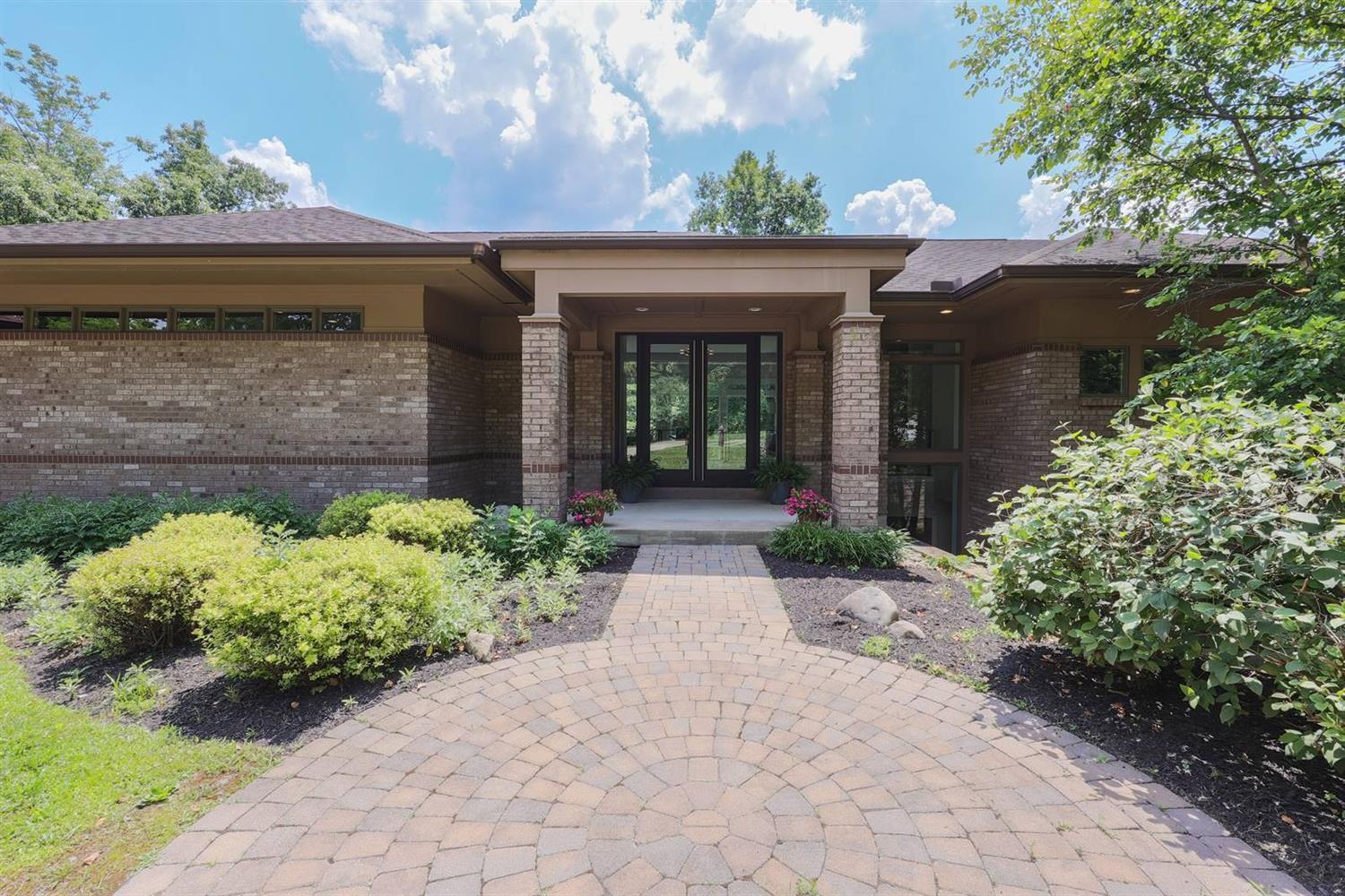 942 Golden Path Cincinnati, OH 45245 - Photo 2 of 50