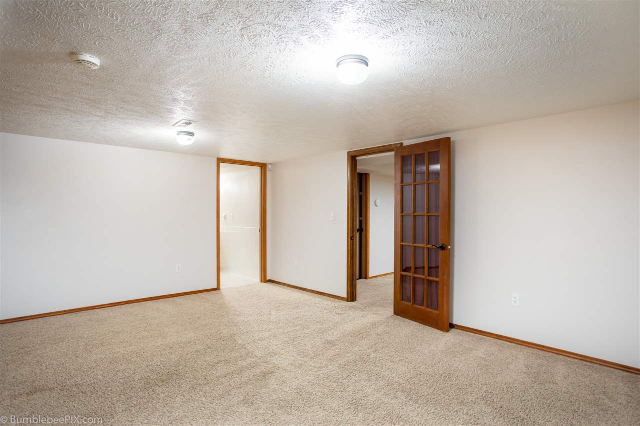 2711 East Oxbow Road Colbert, WA 99005 - Photo 17 of 20
