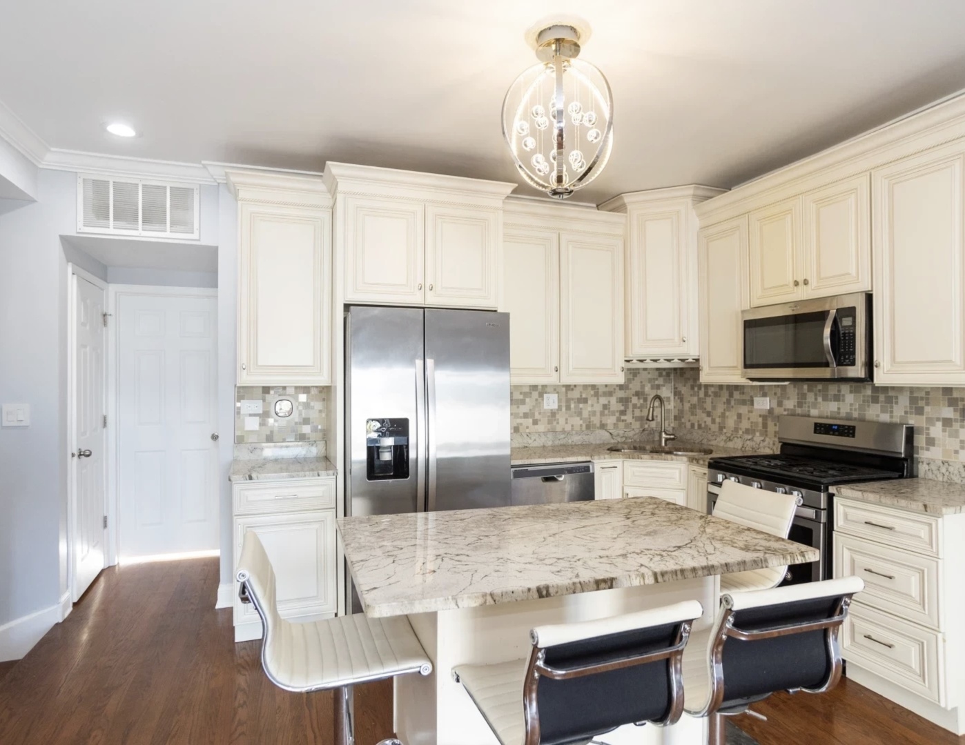 1411 West Harrison Street Chicago, IL 60607 - Photo 10 of 25 Gallery Image 10