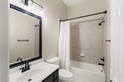 $949,000 | 830 Lake Grayson Drive, Katy, TX 77494
