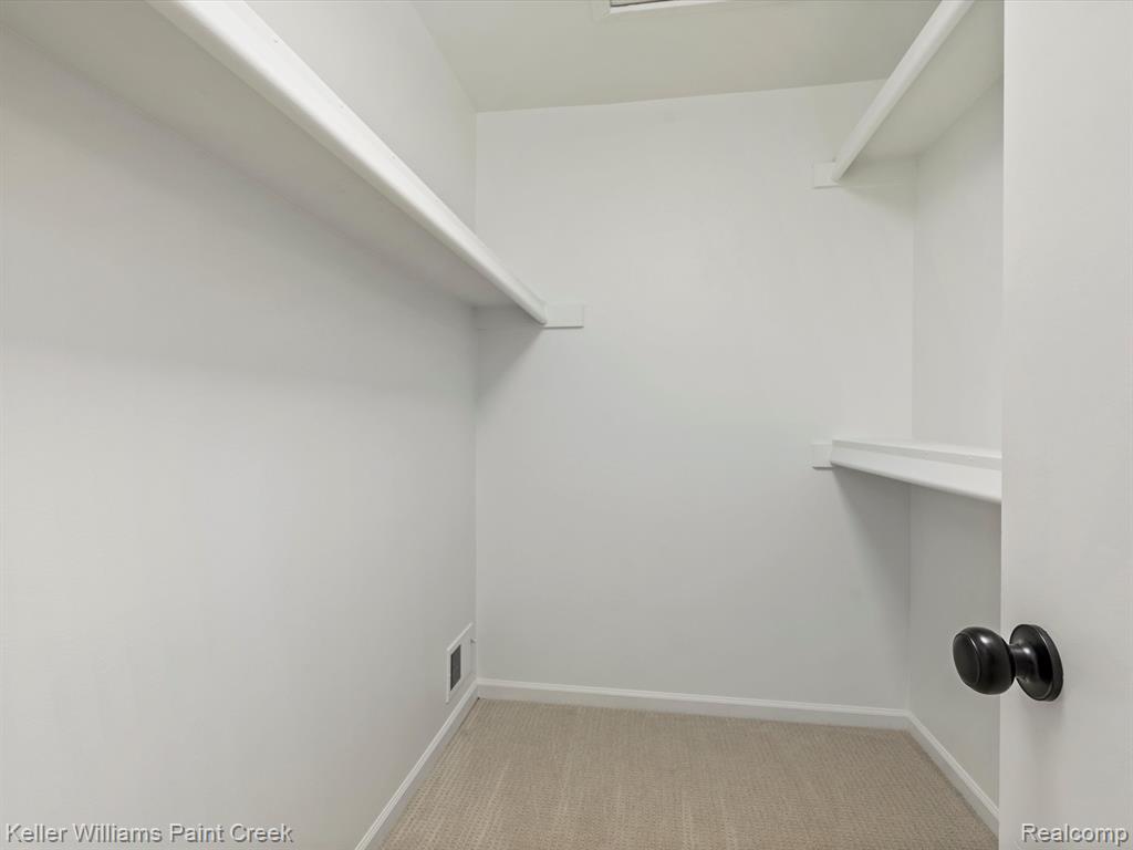 319 Lake Forest Road Rochester Hills, MI 48309 - Photo 28 of 42