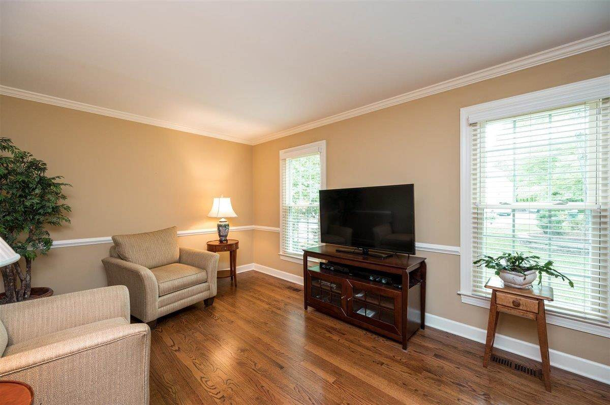 7916 Sutterton Court Raleigh, NC 27615 - Photo 11 of 25 Living Room