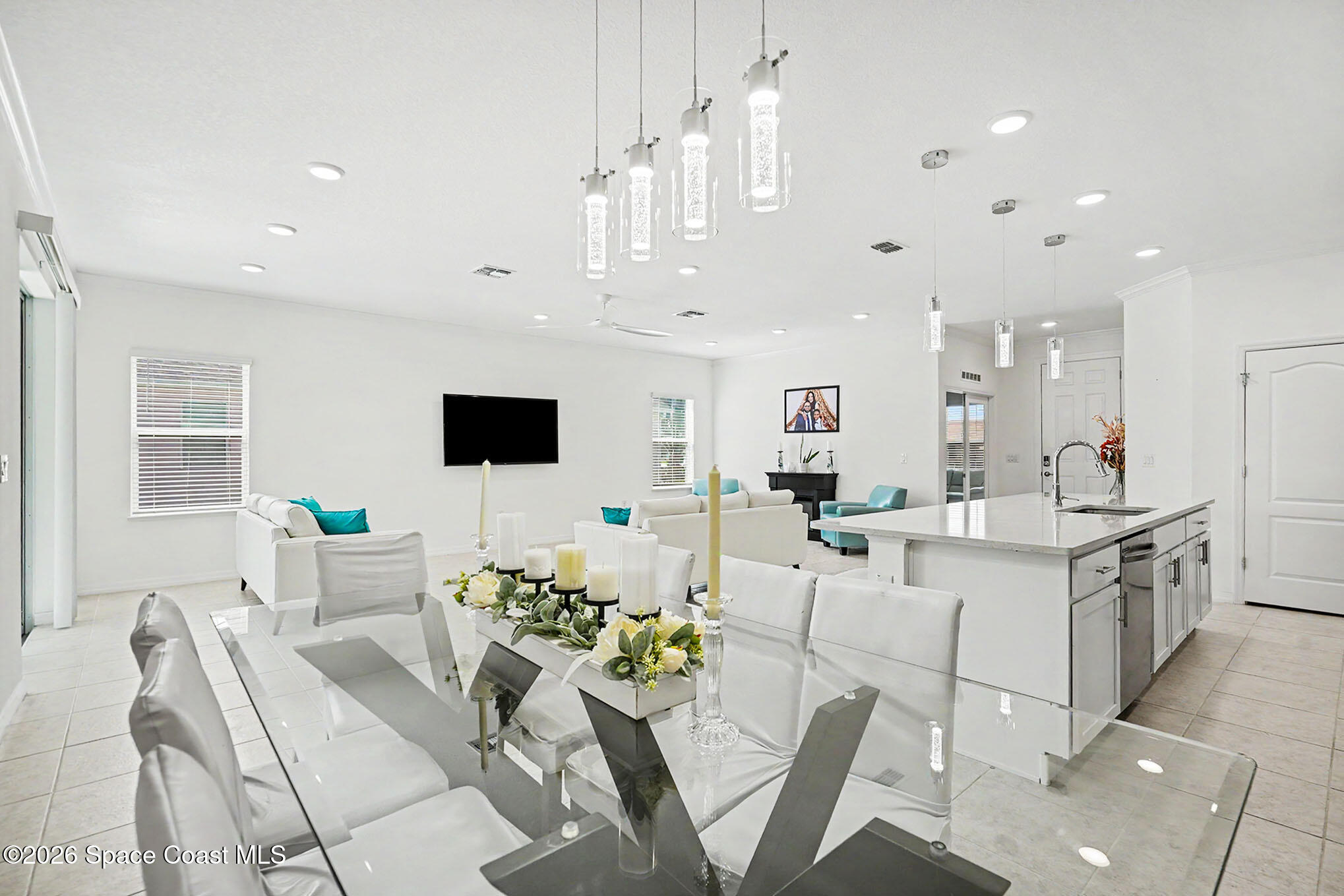 1030 Grapefruit Road Southeast Palm Bay, FL 32909 - Photo 5 of 28 Dining