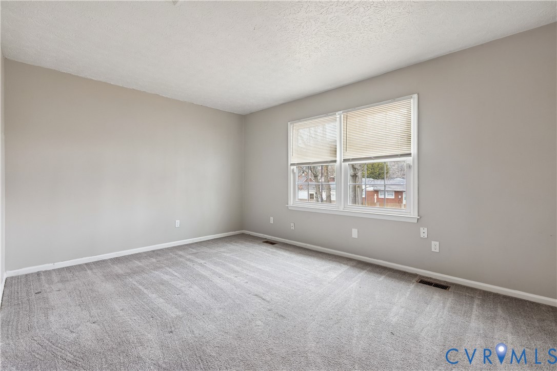 377 Kinsmen Way Hampton, VA 23666 - Photo 22 of 30 an empty room with windows