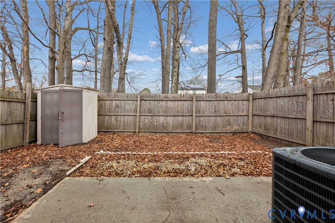 377 Kinsmen Way Hampton, VA 23666 - Photo 25 of 30 a view of a backyard