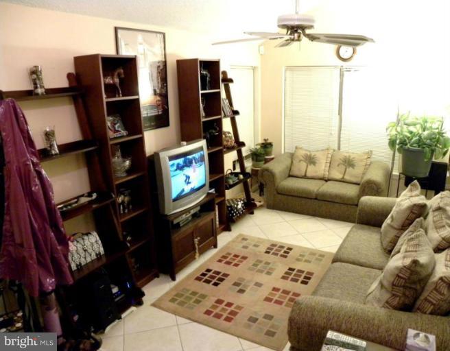 10410 Beacon Ridge Drive, Unit 9202 Bowie, MD 20721 - Photo 6 of 8 Living Room