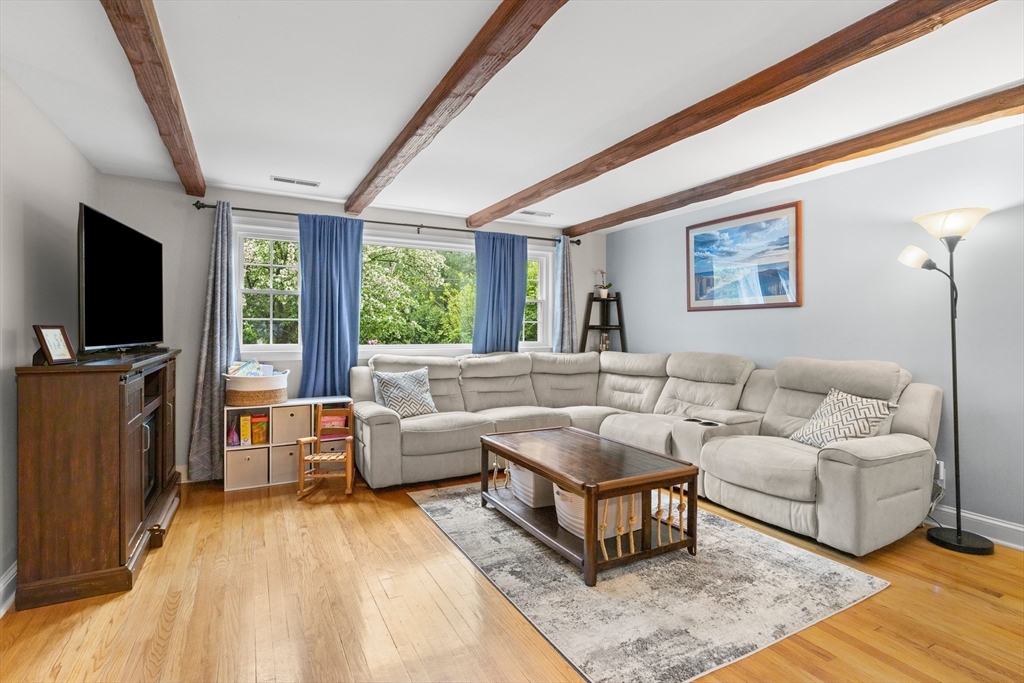 111 Locke Road Chelmsford, MA 01824 - Photo 6 of 28