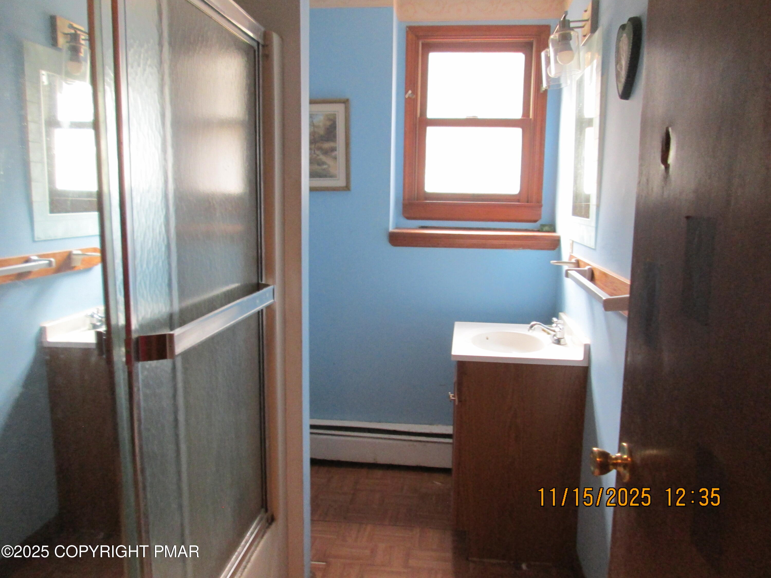 638 Sunset Road Stroudsburg, PA 18360 - Photo 30 of 45 Downstaris bath tub