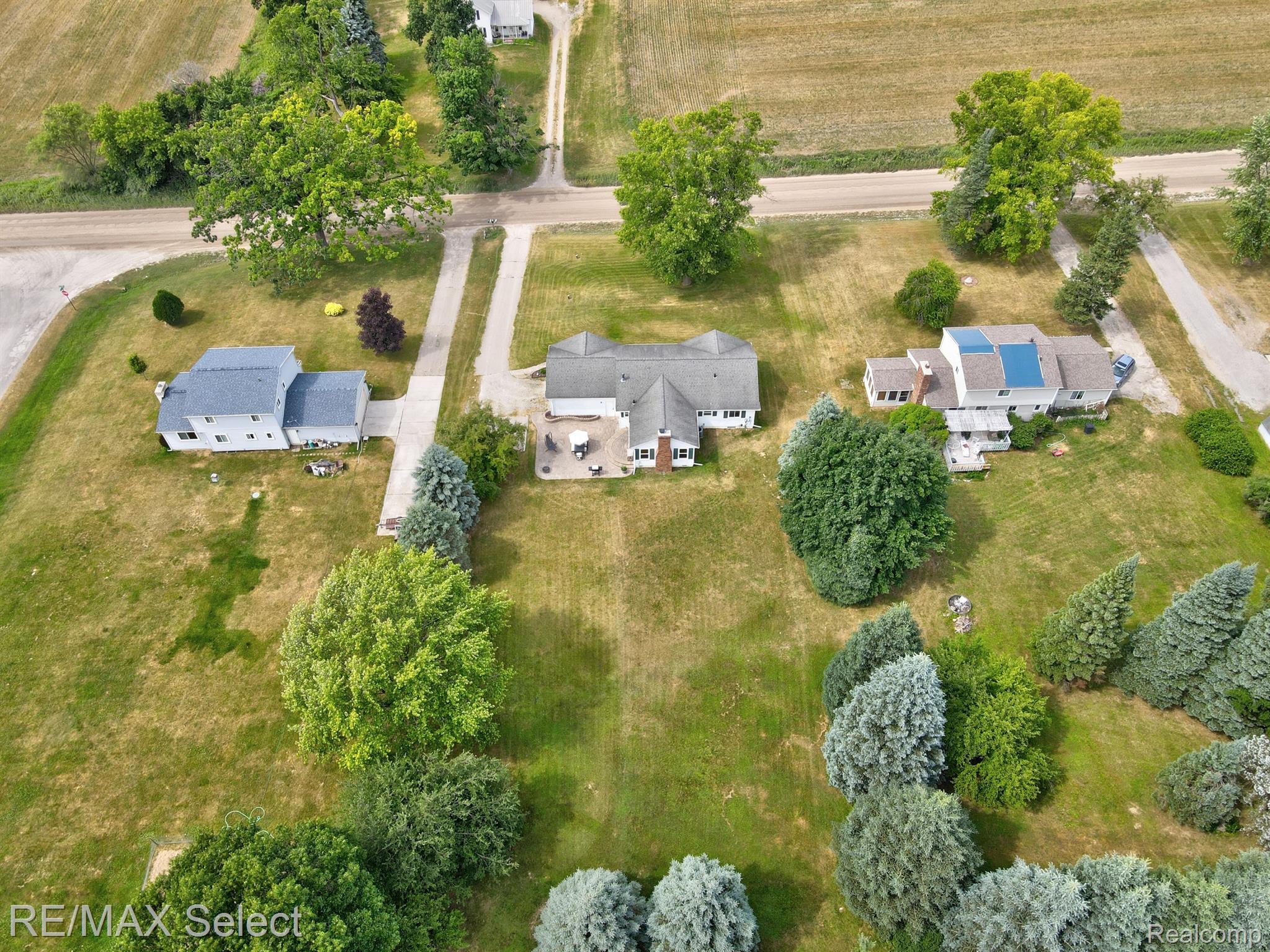 11860 Dunham Road Hartland, MI 48353 - Photo 12 of 39 Gallery Image 12