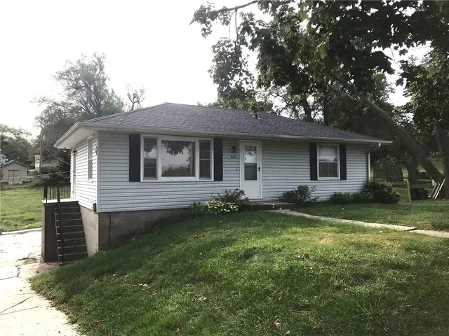 $115,000 | 825 Trevillian Drive, St. Joseph, MO 64507