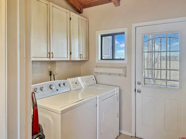 a view of utility room